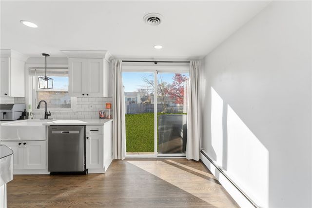 85 Union Avenue, Warwick, RI 02889