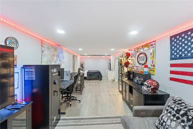 85 Union Avenue, Warwick, RI 02889