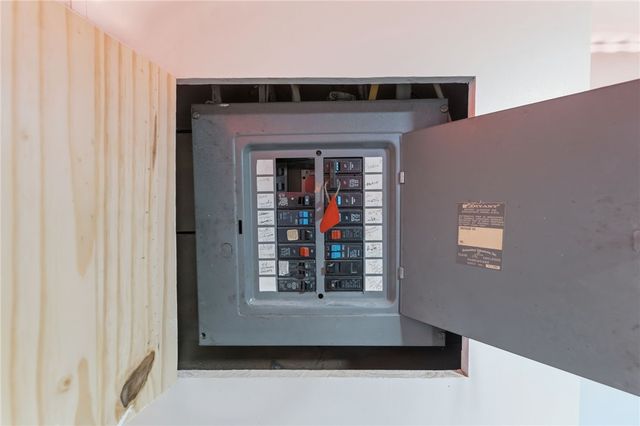 85 Union Avenue, Warwick, RI 02889