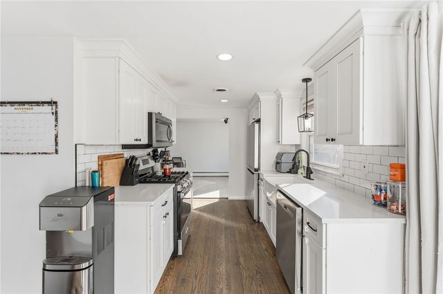 85 Union Avenue, Warwick, RI 02889