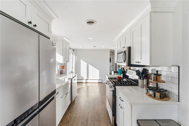 85 Union Avenue, Warwick, RI 02889