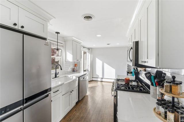 85 Union Avenue, Warwick, RI 02889