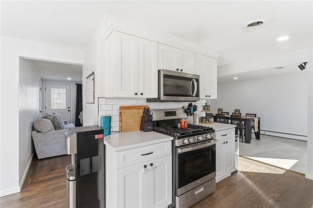 85 Union Avenue, Warwick, RI 02889