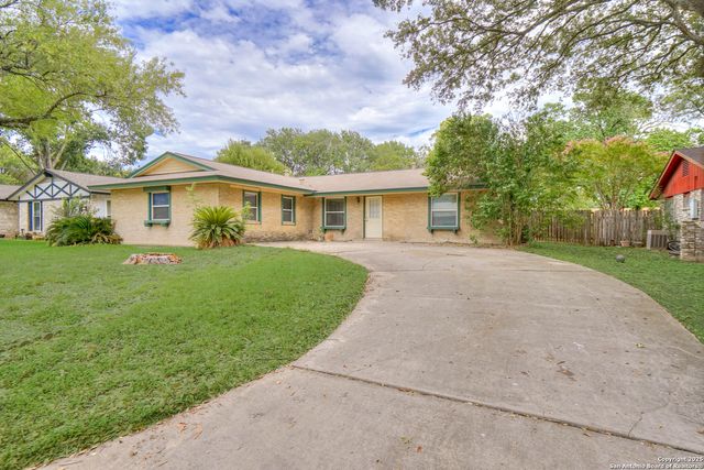 3706 Petry Dr, Kirby, TX 78219