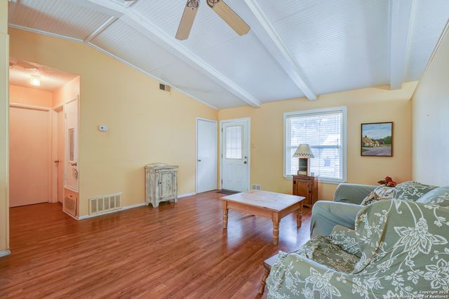 3706 Petry Dr, Kirby, TX 78219