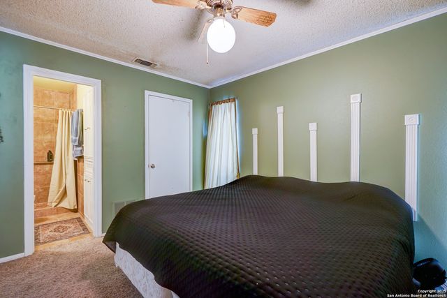 3706 Petry Dr, Kirby, TX 78219