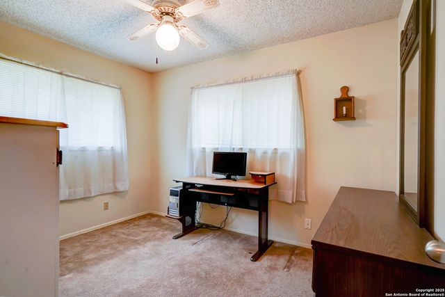 3706 Petry Dr, Kirby, TX 78219