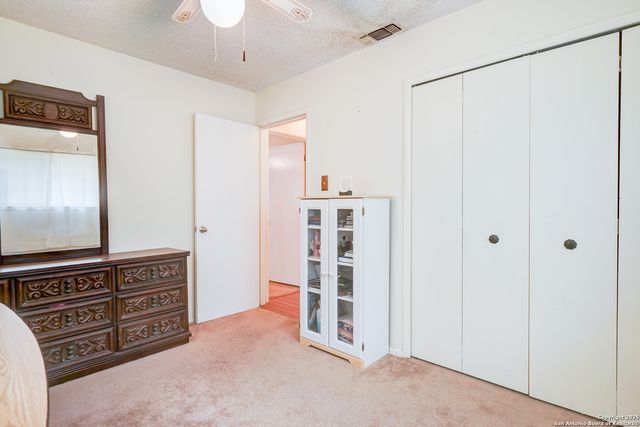 3706 Petry Dr, Kirby, TX 78219