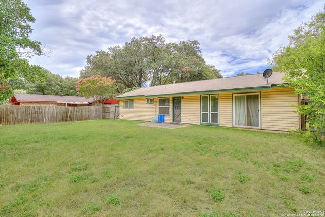 3706 Petry Dr, Kirby, TX 78219
