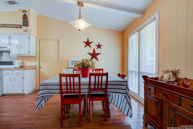 3706 Petry Dr, Kirby, TX 78219
