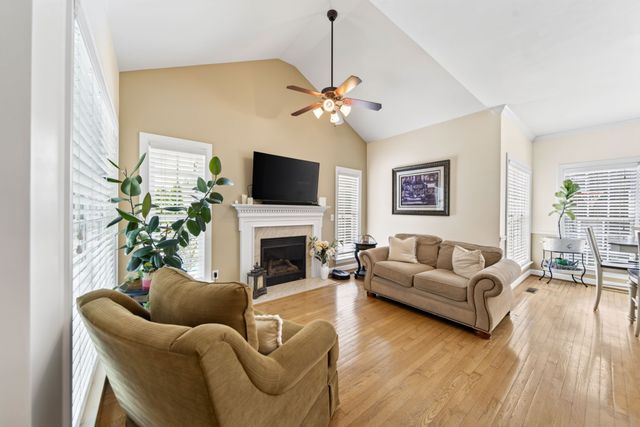 105 Beacon Light Cv, Hendersonville, TN 37075