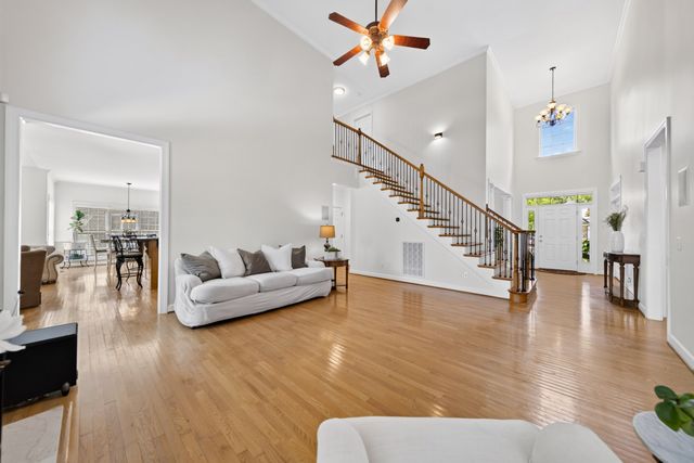 105 Beacon Light Cv, Hendersonville, TN 37075