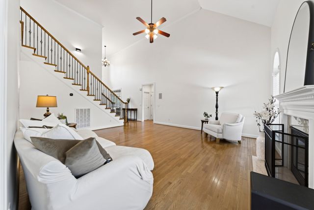 105 Beacon Light Cv, Hendersonville, TN 37075