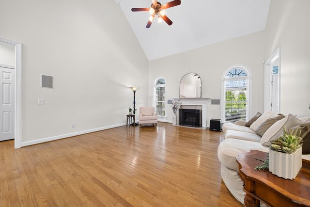 105 Beacon Light Cv, Hendersonville, TN 37075