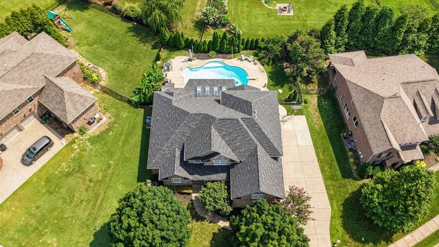 105 Beacon Light Cv, Hendersonville, TN 37075