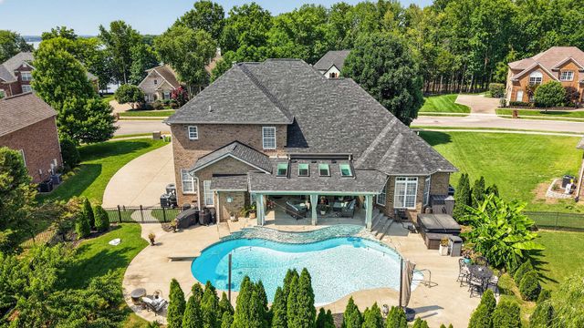 105 Beacon Light Cv, Hendersonville, TN 37075