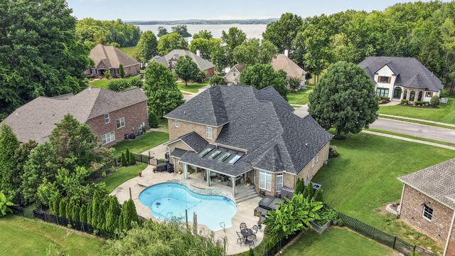 105 Beacon Light Cv, Hendersonville, TN 37075
