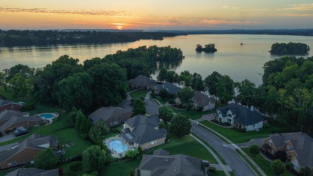 105 Beacon Light Cv, Hendersonville, TN 37075