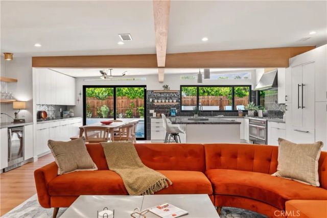 1995 N San Clemente Road, Palm Springs, CA 92262