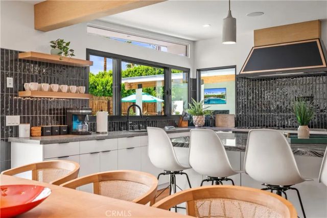 1995 N San Clemente Road, Palm Springs, CA 92262