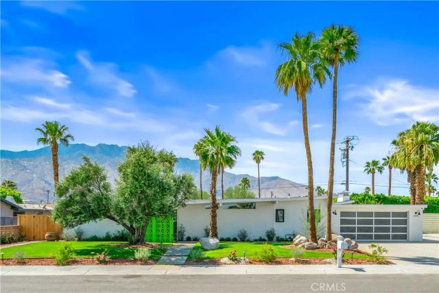 1995 N San Clemente Road, Palm Springs, CA 92262
