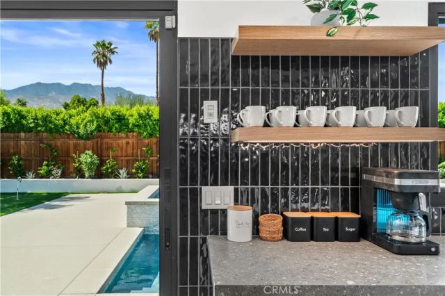 1995 N San Clemente Road, Palm Springs, CA 92262