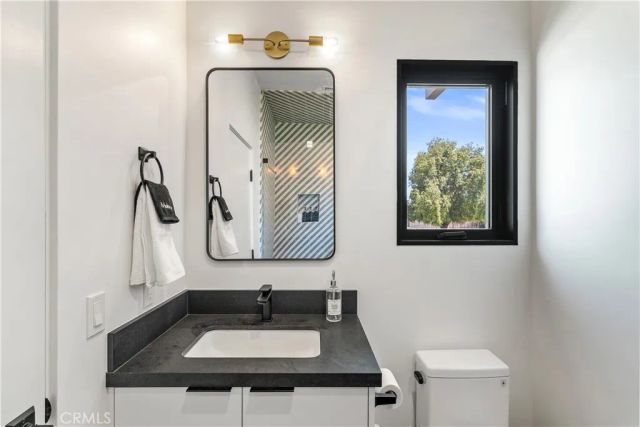 1995 N San Clemente Road, Palm Springs, CA 92262
