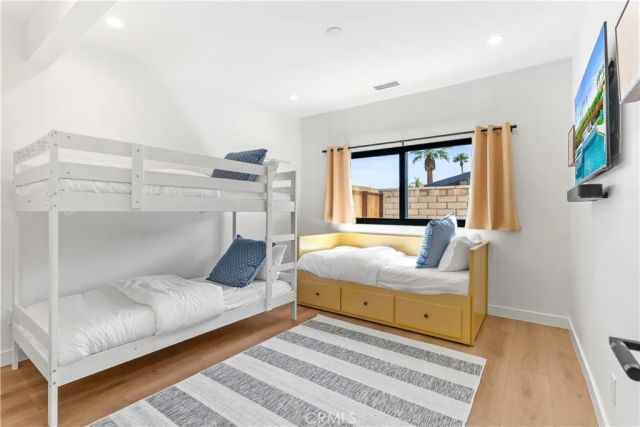 1995 N San Clemente Road, Palm Springs, CA 92262