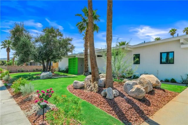 1995 N San Clemente Road, Palm Springs, CA 92262