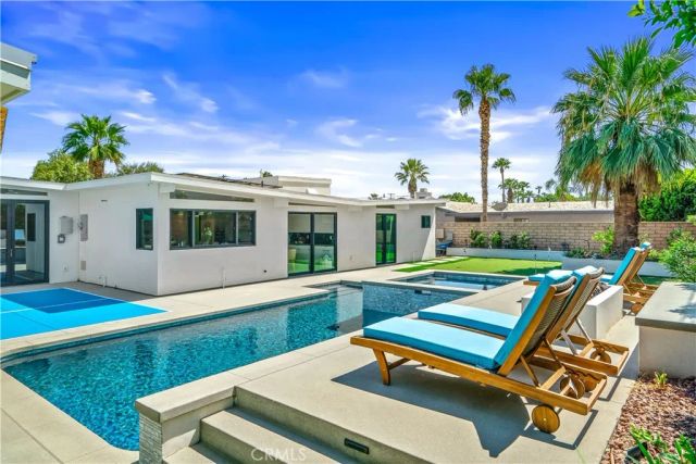 1995 N San Clemente Road, Palm Springs, CA 92262