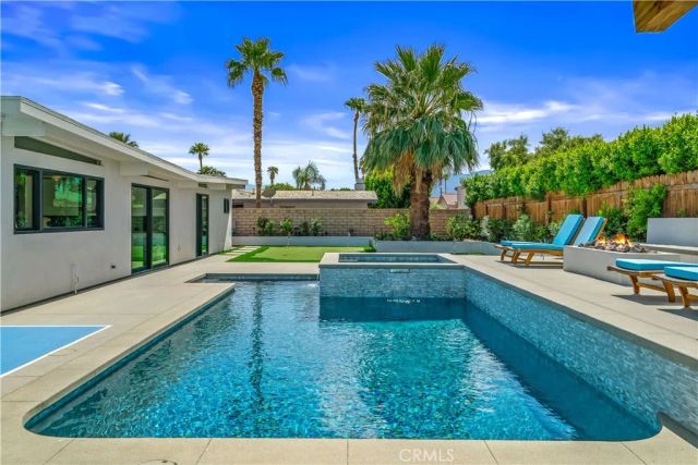 1995 N San Clemente Road, Palm Springs, CA 92262