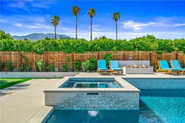 1995 N San Clemente Road, Palm Springs, CA 92262