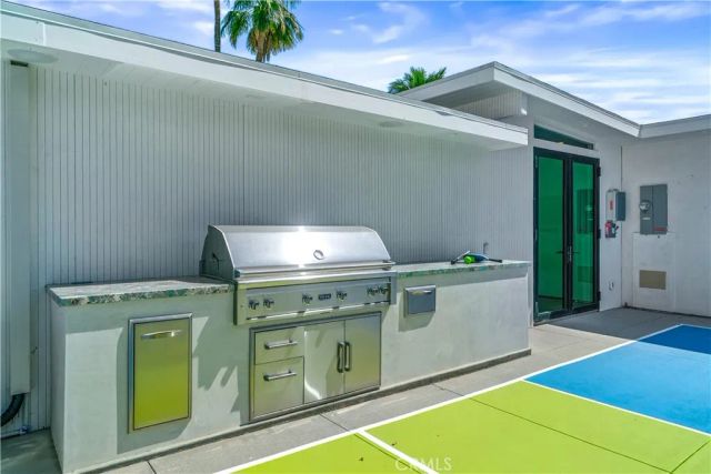 1995 N San Clemente Road, Palm Springs, CA 92262