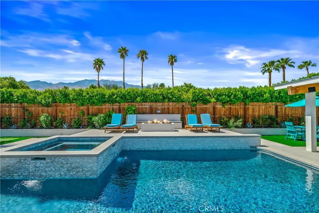 1995 N San Clemente Road, Palm Springs, CA 92262