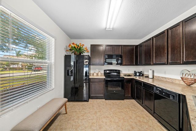 824 ASHENTREE DRIVE, Plant City, FL 33563