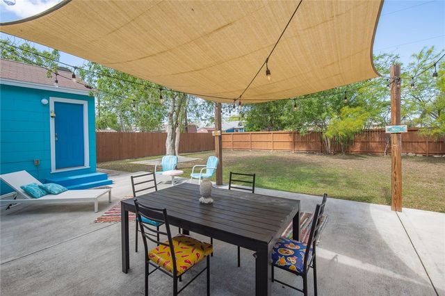 626 Robert Dr, Corpus Christi, TX 78412