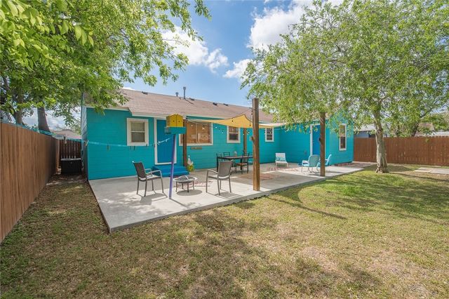 626 Robert Dr, Corpus Christi, TX 78412