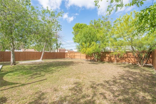 626 Robert Dr, Corpus Christi, TX 78412