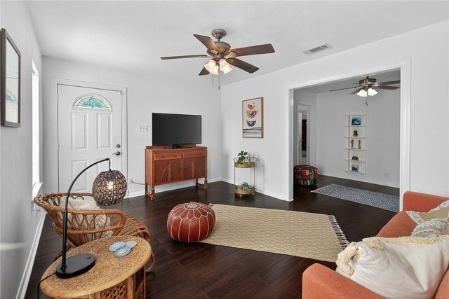 626 Robert Dr, Corpus Christi, TX 78412