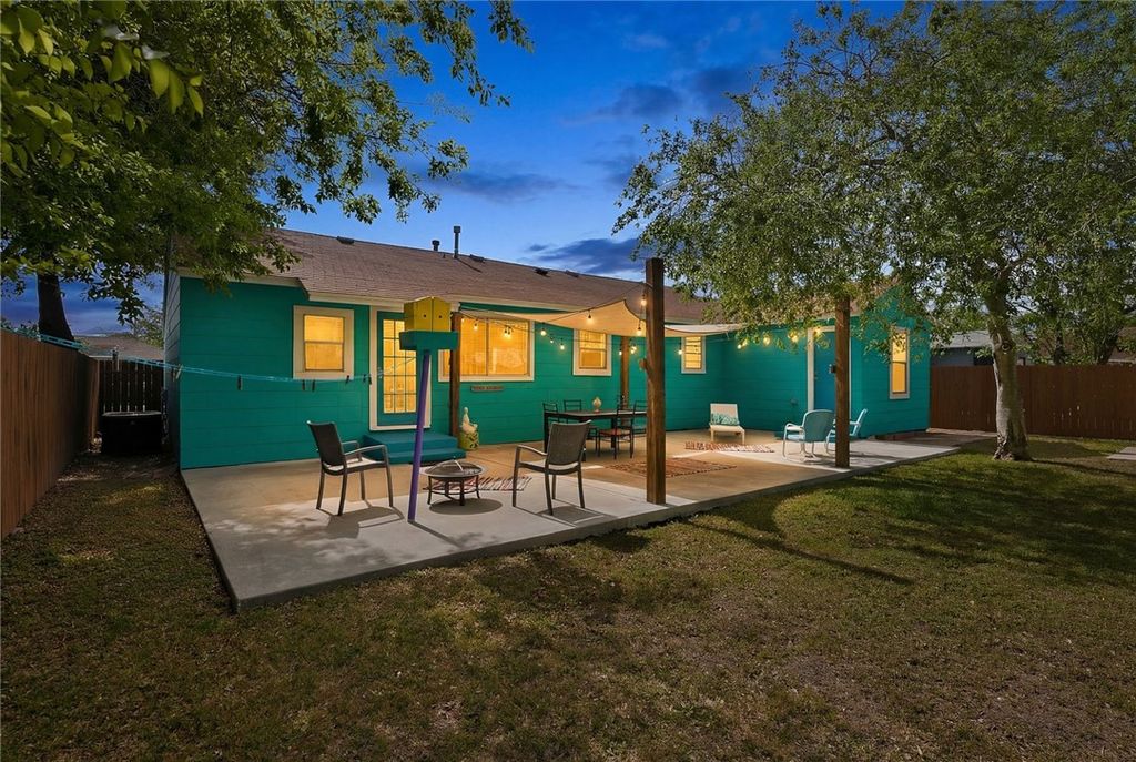 626 Robert Dr, Corpus Christi, TX 78412 — photo 2