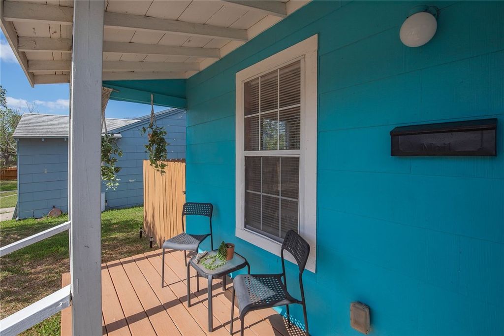 626 Robert Dr, Corpus Christi, TX 78412 — photo 4