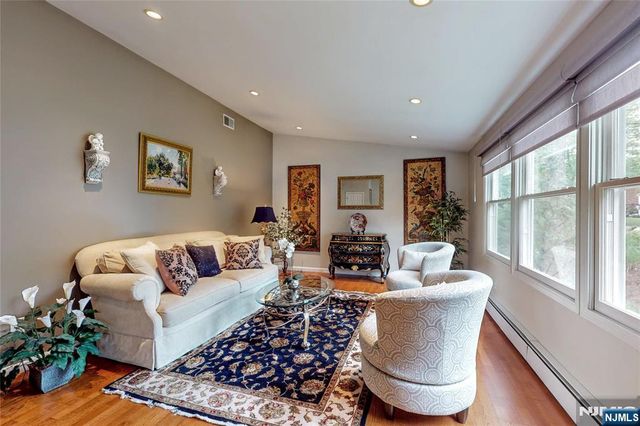 50 Seminole Avenue, Oakland, NJ 07436