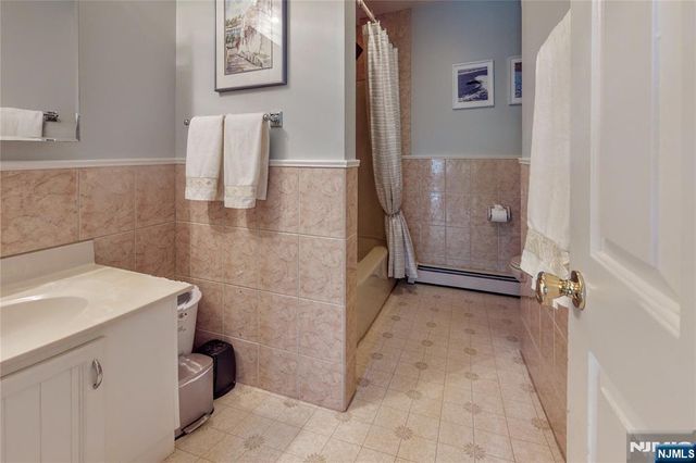 50 Seminole Avenue, Oakland, NJ 07436
