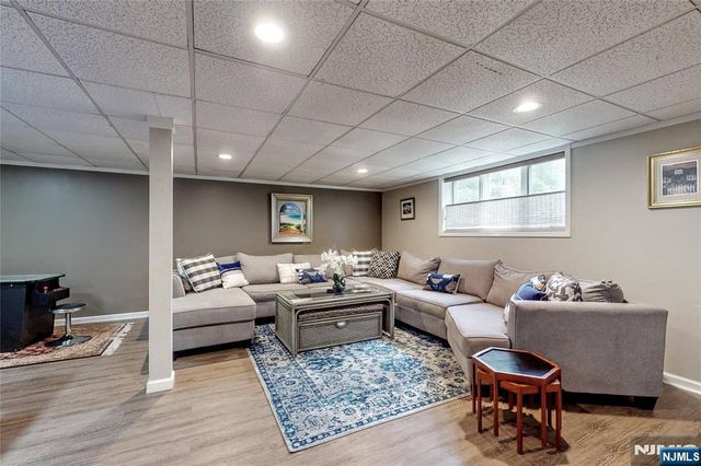 50 Seminole Avenue, Oakland, NJ 07436