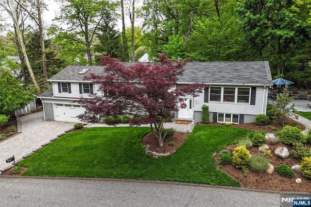 50 Seminole Avenue, Oakland, NJ 07436