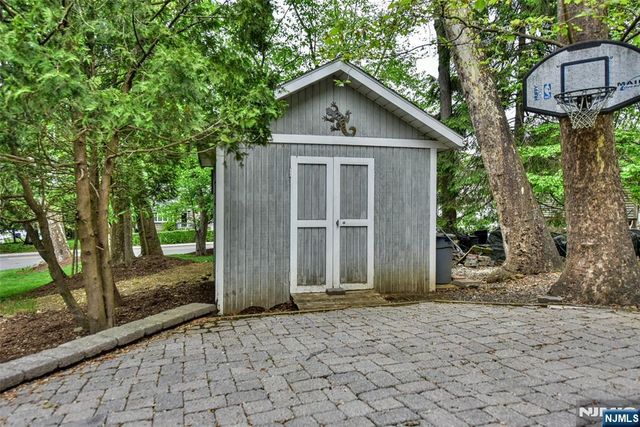 50 Seminole Avenue, Oakland, NJ 07436