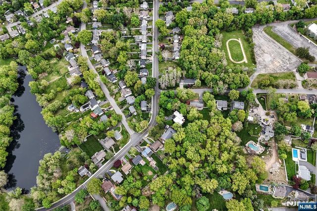 50 Seminole Avenue, Oakland, NJ 07436
