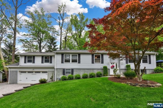 50 Seminole Avenue, Oakland, NJ 07436