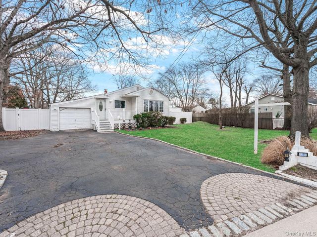 1255 Udall Road, Bay Shore, NY 11706