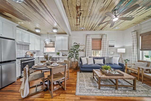 3705 Avenue K, Galveston, TX 77550